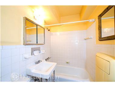 6423 Stover Ave, Cincinnati, OH 45237 photo 5