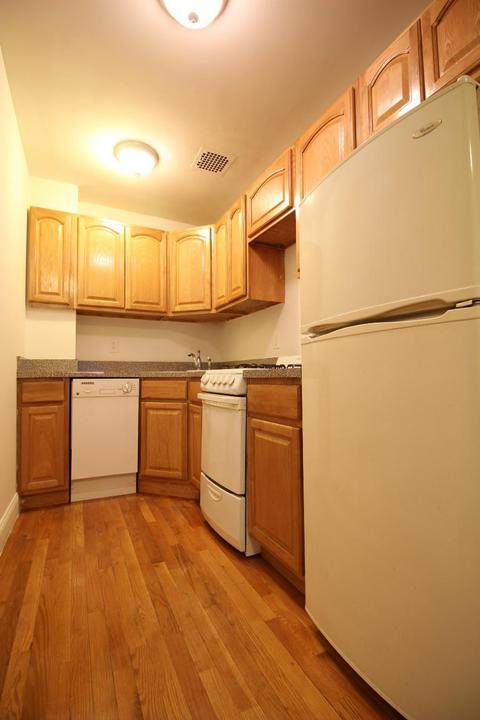 7901 Mapleleaf Dr, Madeira, OH 45243 photo 2
