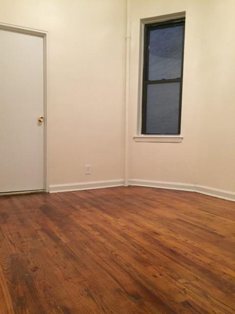 7050 Drake Rd, Cincinnati, OH 45243 photo 4