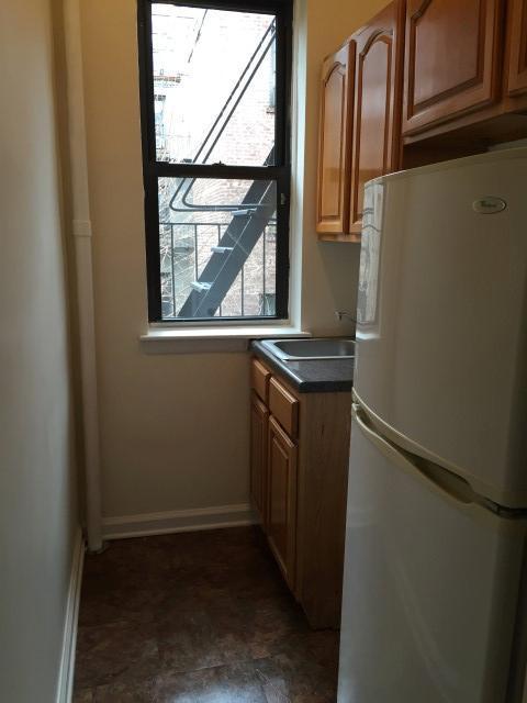 7050 Drake Rd, Cincinnati, OH 45243 photo 5
