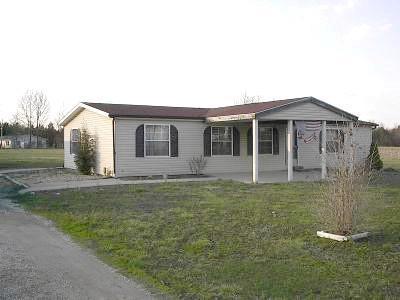 20848 Manchester Rd, Sunman, IN 47041 photo 3