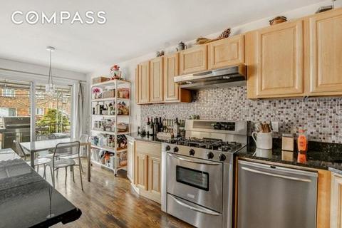 1904 Hewitt Ave, Cincinnati, OH 45207 photo 4