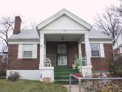 6709 Hampton Dr, Silverton, OH 45236 photo 3