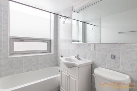 6709 Hampton Dr, Silverton, OH 45236 photo 5