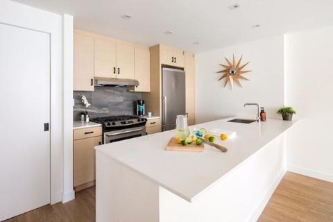 3264 Koenig Ave, Cincinnati, OH 45211 photo 4