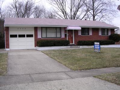 2399 Bluelark Dr, Cincinnati, OH 45231 photo 1