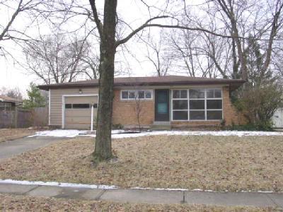711 Converse Dr, Forest Park, OH 45240 photo 1
