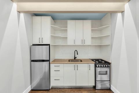 429 Ada St, Cincinnati, OH 45219 photo 1