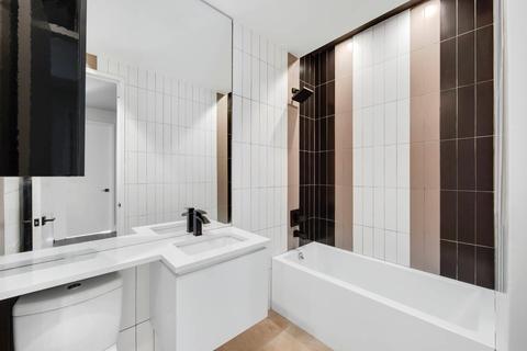 429 Ada St, Cincinnati, OH 45219 photo 5