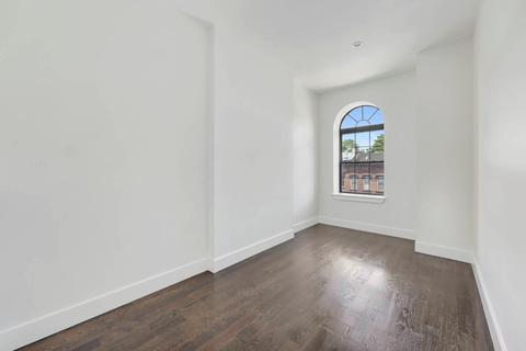429 Ada St, Cincinnati, OH 45219 photo 3