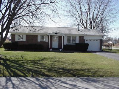 64 Maple Ave, Mowrystown, OH 45155 photo 3