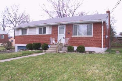 1032 Pelican Dr, Cincinnati, OH 45231 photo 1