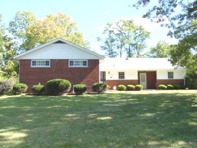 8720 Cavalier Dr, Cincinnati, OH 45231 photo 1