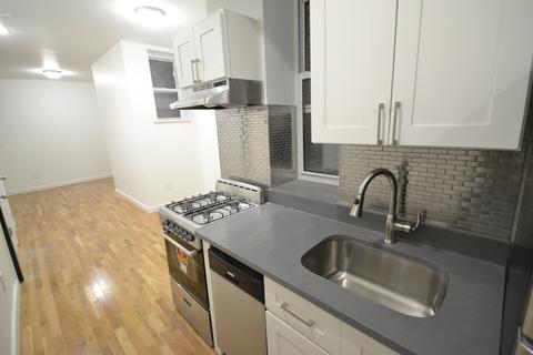 6583 Devonwood Dr, Cincinnati, OH 45224 photo 1