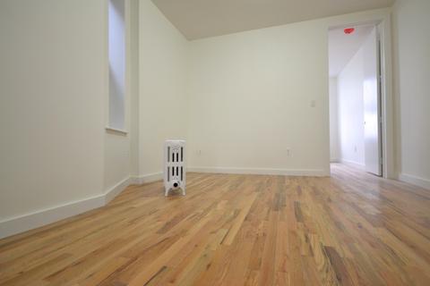 6583 Devonwood Dr, Cincinnati, OH 45224 photo 5
