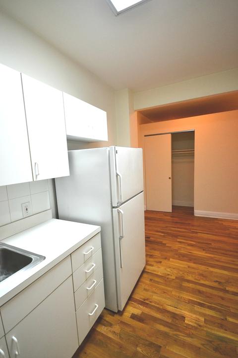 3893 Brigadoon Dr, Cincinnati, OH 45255 photo 6