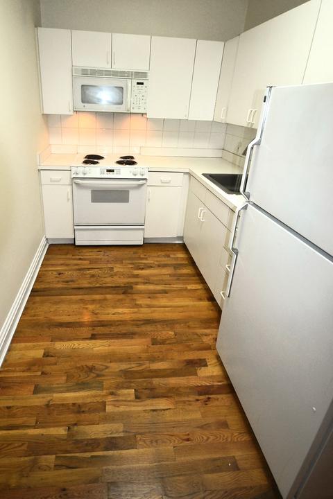 3893 Brigadoon Dr, Cincinnati, OH 45255 photo 1