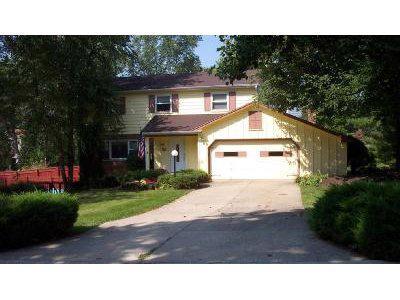 817 Pickwick Dr, Cincinnati, OH 45255 photo 3