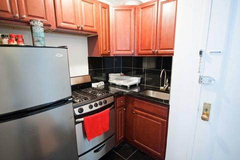 684 Regent Rd, Cincinnati, OH 45245 photo 3