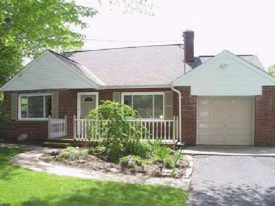 8311 Forest Rd, Cincinnati, OH 45255 photo 3