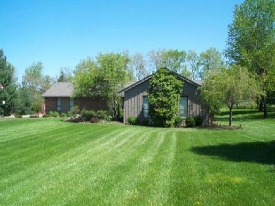 2563 Devils Backbone Rd, Cincinnati, OH 45233 photo 1
