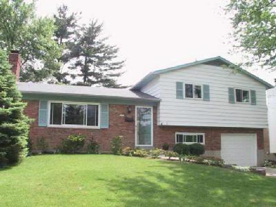 1065 Pinehollow Ln, Cincinnati, OH 45231 photo 1