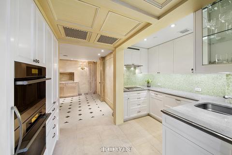 3665 Alter Pl, Cincinnati, OH 45229 photo 2