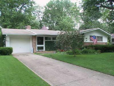 37 Hamlin Dr, Greenhills, OH 45218 photo 1
