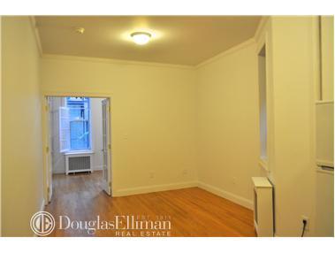 5941 Beechtop Ln, Cincinnati, OH 45233 photo 2
