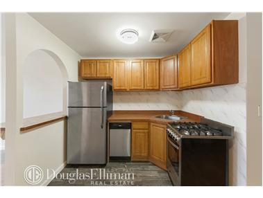 1021 Coronado Ave, Cincinnati, OH 45238 photo 4