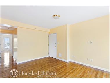 4216 Eileen Dr, Cincinnati, OH 45209 photo 2