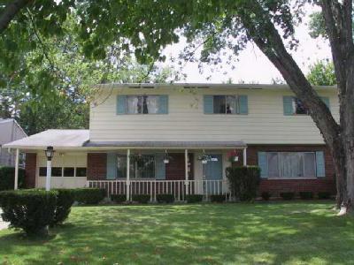 685 Sharon Rd, Forest Park, OH 45240 photo 1