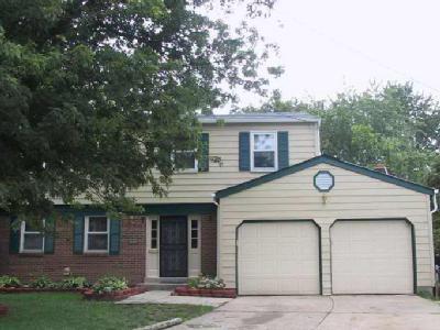 2425 Grosvenor Dr, Cincinnati, OH 45231 photo 1
