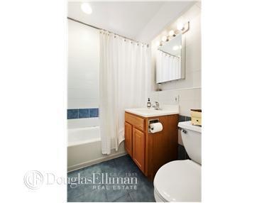 3565 Montgomery Rd, Cincinnati, OH 45207 photo 4