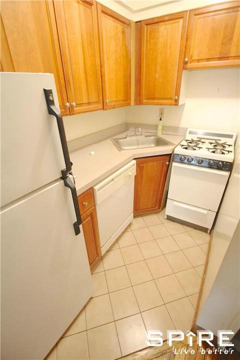 853 Glasgow Dr, Forest Park, OH 45240 photo 4