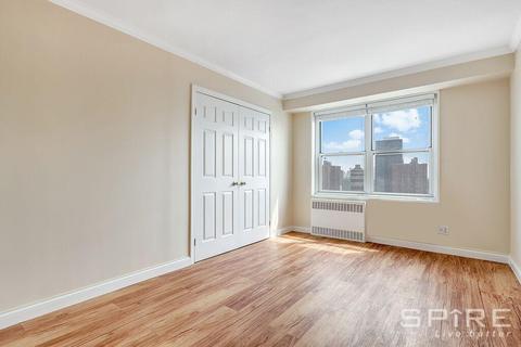 6085 Montgomery Rd, Cincinnati, OH 45213 photo 2