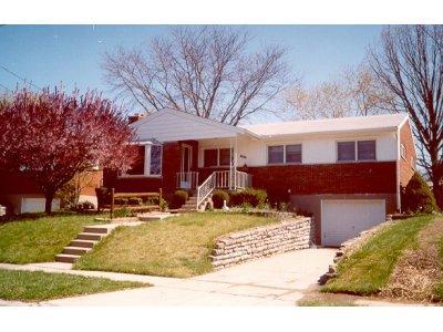 6868 Edmar Ct, Cincinnati, OH 45239 photo 2