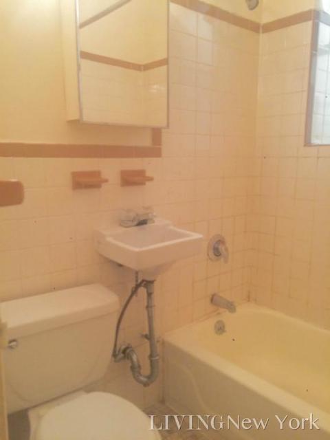 9739 Troon Ct, Blue Ash, OH 45241 photo 2