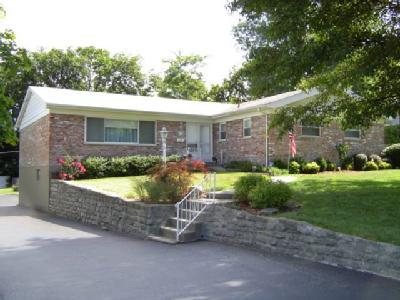 2340 Larkfield Dr, Amberley, OH 45237 photo 3