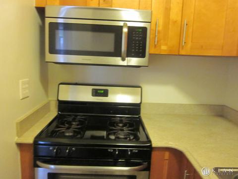 8826 Mockingbird Ln, Cincinnati, OH 45231 photo 2