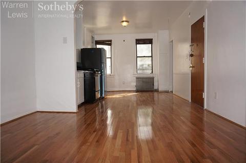 2756 Bentley Ct, Cincinnati, OH 45244 photo 2