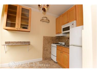 1241 Sunset Ave, Cincinnati, OH 45205 photo 4