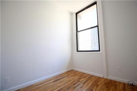 9130 Neil Dr, Cincinnati, OH 45231 photo 2