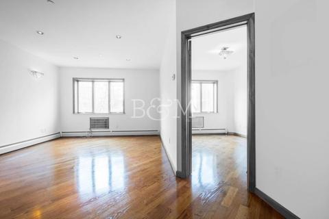180 Woolper Ave, Cincinnati, OH 45220 photo 1