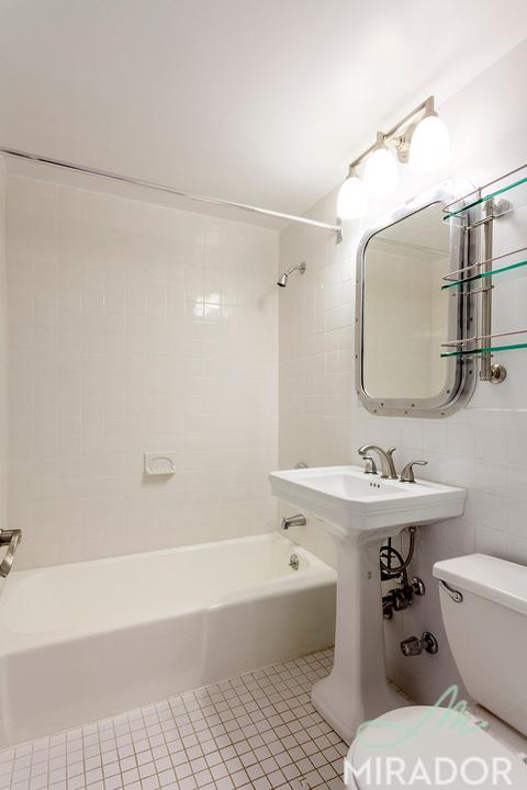 8909 Mockingbird Ln, Cincinnati, OH 45231 photo 4