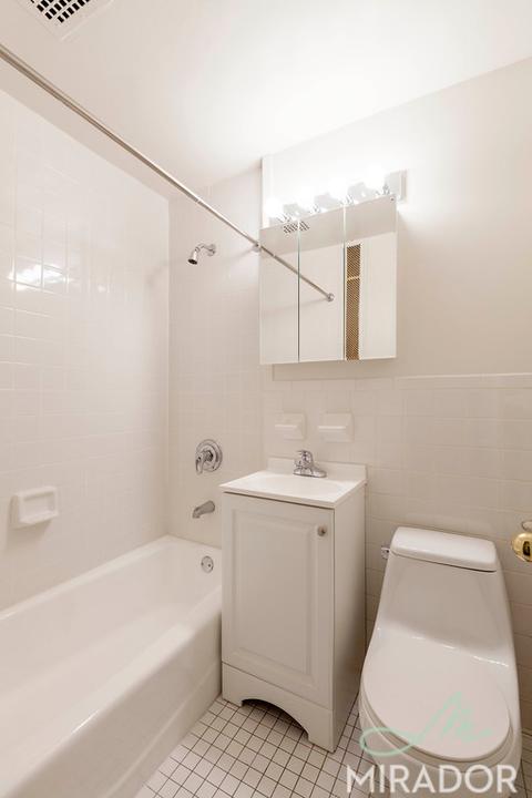 1379 Myrtle Ave, Cincinnati, OH 45206 photo 4
