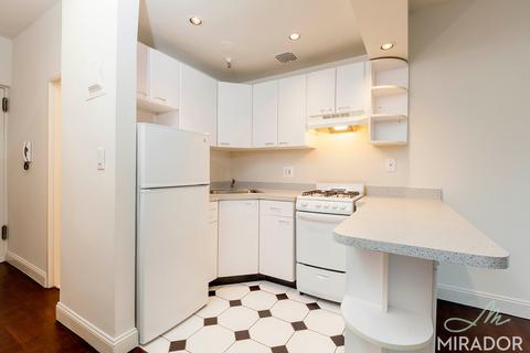 1379 Myrtle Ave, Cincinnati, OH 45206 photo 2