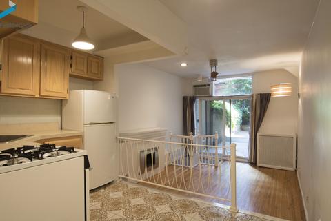 2332 Riverside Dr, Cincinnati, OH 45202 photo 1