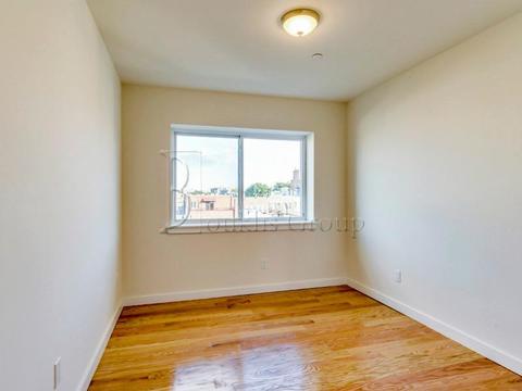 3057 Ferguson Rd, Cincinnati, OH 45211 photo 6