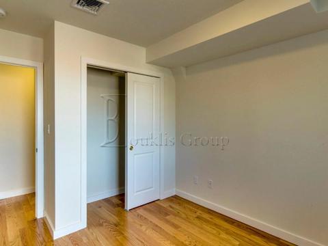 3057 Ferguson Rd, Cincinnati, OH 45211 photo 1